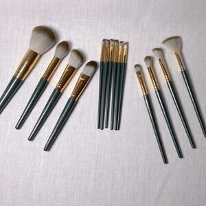 Makeup Brush Set 14 pc Brushes Green Handles Gold Tone Accent